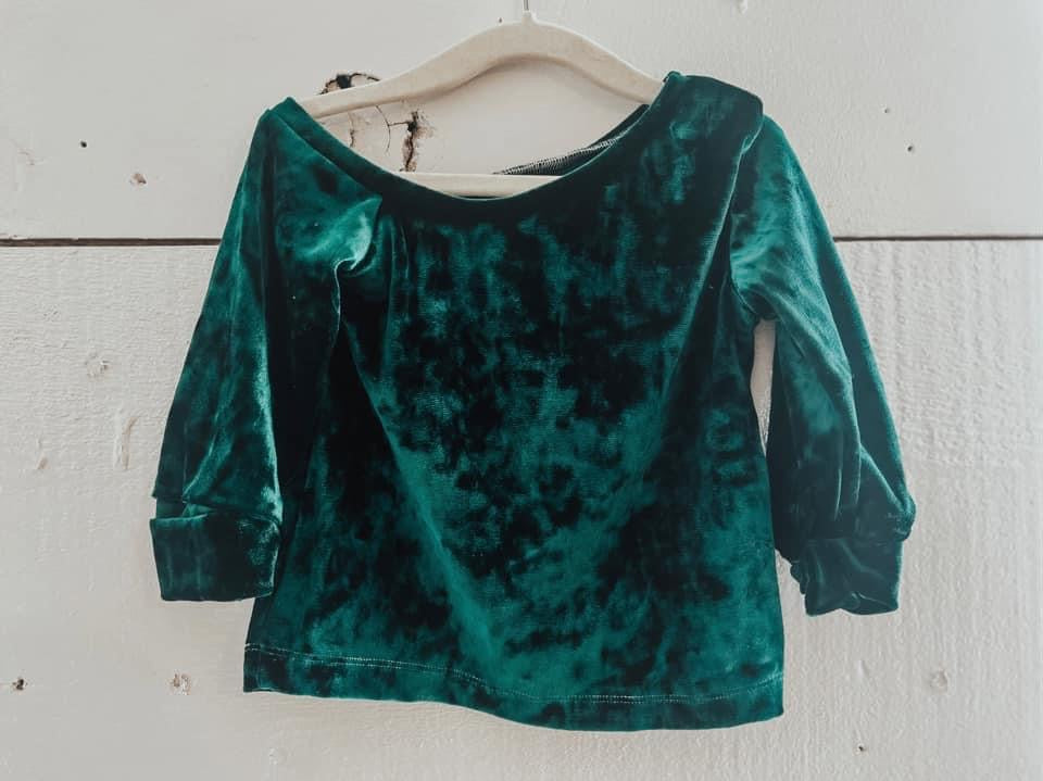 Velvet green off the shoulder sweater flawed 6/12m